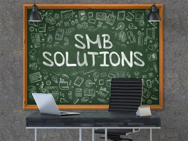 Soluciones SMB - Dibujado a mano sobre pizarra verde . — Foto de Stock