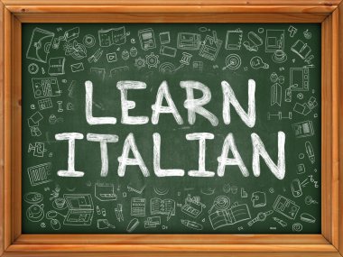 İtalyanca Kavramı öğrenin. Doodle Simgeleri ile Yeşil Tebeşir Tahtası.