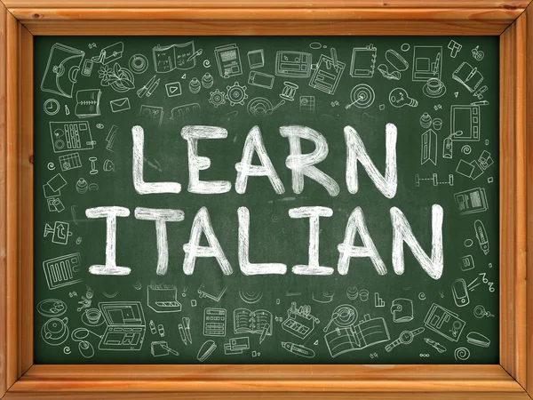 İtalyanca Kavramı öğrenin. Doodle Simgeleri ile Yeşil Tebeşir Tahtası.