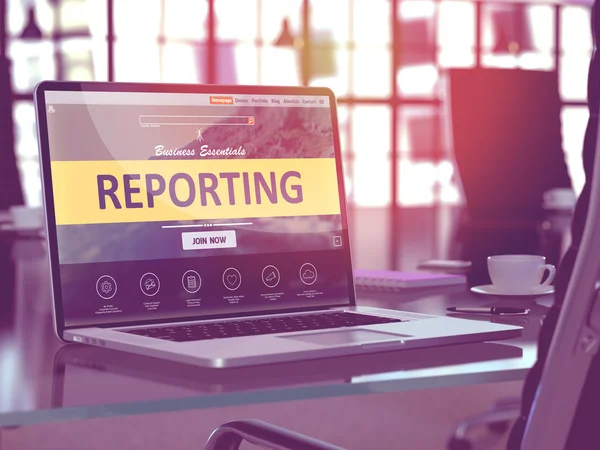 Laptop Screen with Reporting Concept. — 图库照片