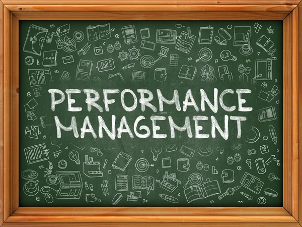 Groen schoolbord met hand getekende Performance Management. — Stockfoto