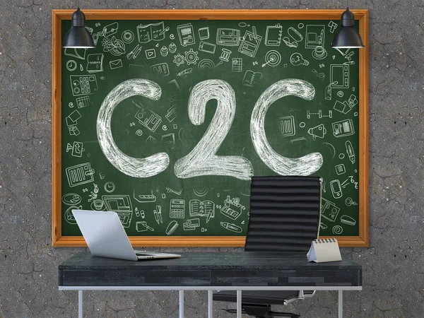 C2C-concept. Doodle pictogrammen op schoolbord. — Stockfoto