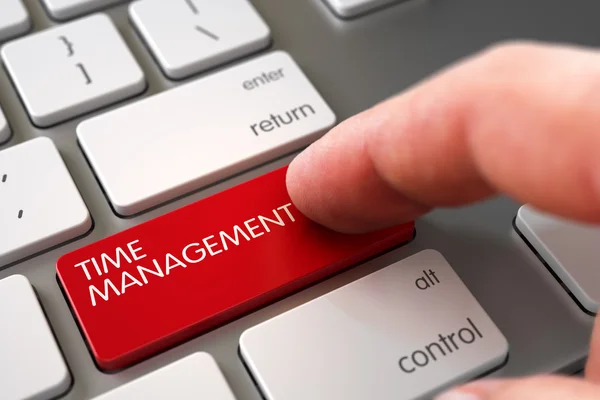 Hand finger tryck på Time Management-tangenten. — Stockfoto