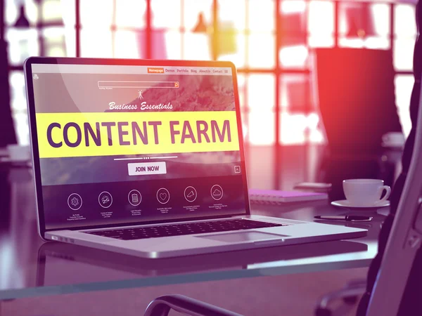 Laptop Screen with Content Farm Concept. — Stockfoto