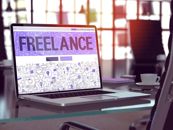 Freelance-koncepcja na ekranie laptopa. — Zdjęcie stockowe