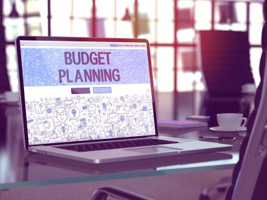 Dizüstü Bilgisayar Ekranında Bütçe Planlama Kavramı.