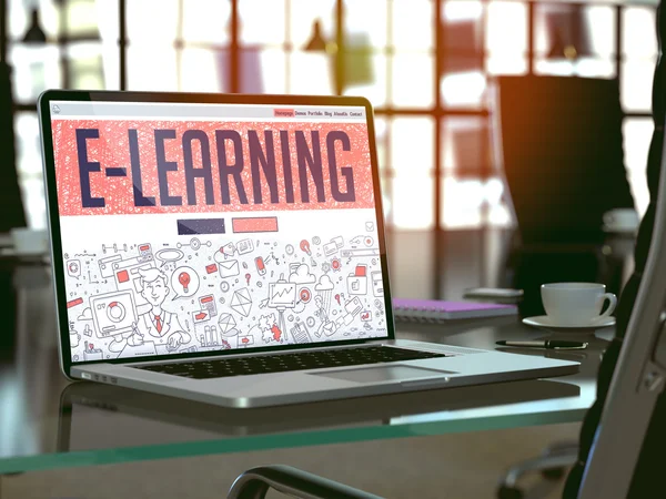 Pantalla portátil con concepto de e-learning . — Foto de Stock