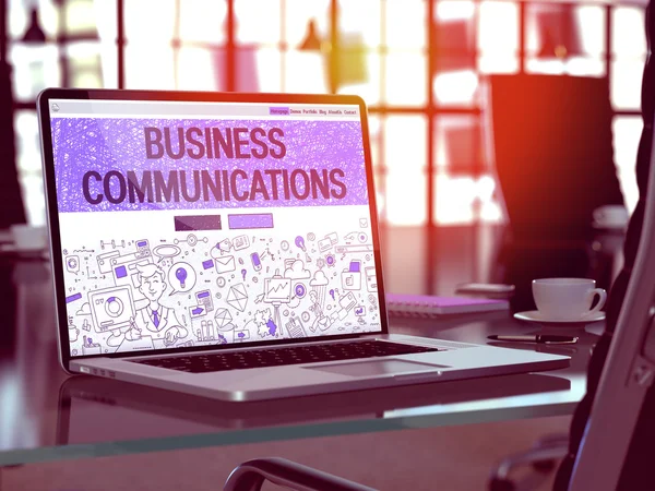 Communications d'affaires sur écran d'ordinateur portable . — Photo