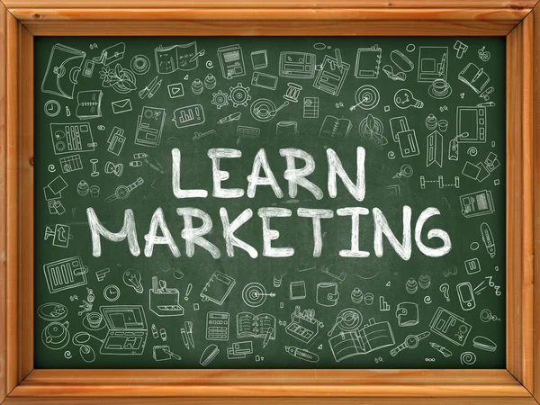 Ucz się marketingu-ręcznie rysowane na zielonym Chalkboard. — Zdjęcie stockowe