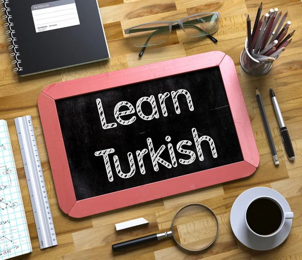 Chalkboard pequeno com aprender turco. Ilustração 3D . — Fotografia de Stock