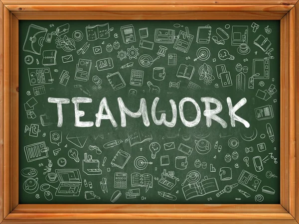 Concepto de trabajo en equipo. Doodle Iconos en pizarra . — Foto de Stock