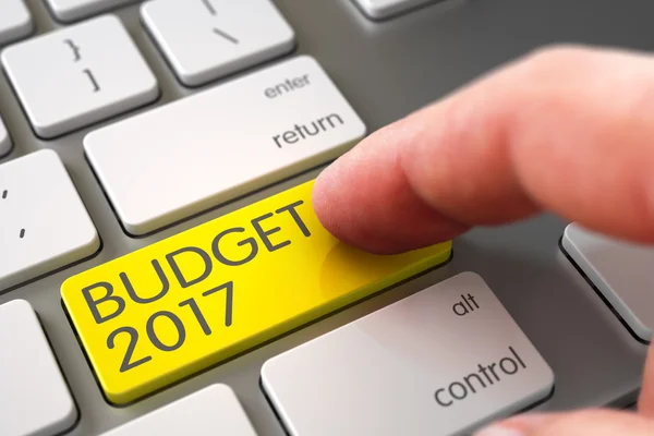 Χέρι δάχτυλο πατήστε προϋπολογισμός 2017 κουμπί. Εικονογράφηση 3D. — Φωτογραφία Αρχείου