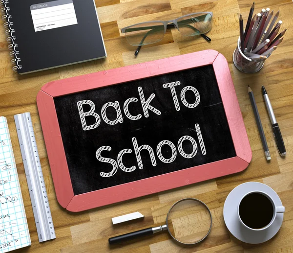 Pequeña pizarra con concepto de regreso a la escuela. 3D . —  Fotos de Stock