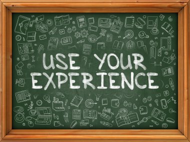 El Çizilmiş Yeşil Chalkboard Üzerinde Deneyiminizi Kullanın.