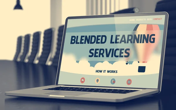 Blended Learning Services - на экране ноутбука. Крупный план. 3D . — стоковое фото