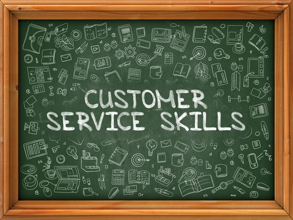 Customer Service Skills - Χέρι που αντλείται από πράσινο πίνακα. — Φωτογραφία Αρχείου