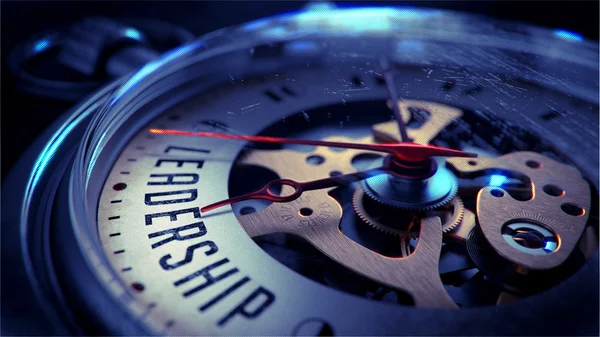 Liderazgo en la cara del reloj de bolsillo . — Foto de Stock