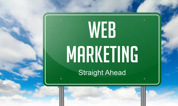 Web marketing op snelweg wegwijzer. — Stockfoto