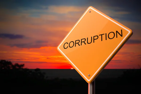 Corruptie op waarschuwing Road Sign. — Stockfoto