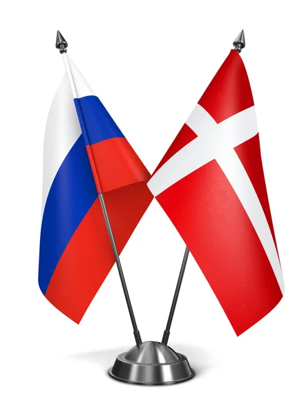 Russia e Danimarca Bandiere in miniatura . — Foto Stock