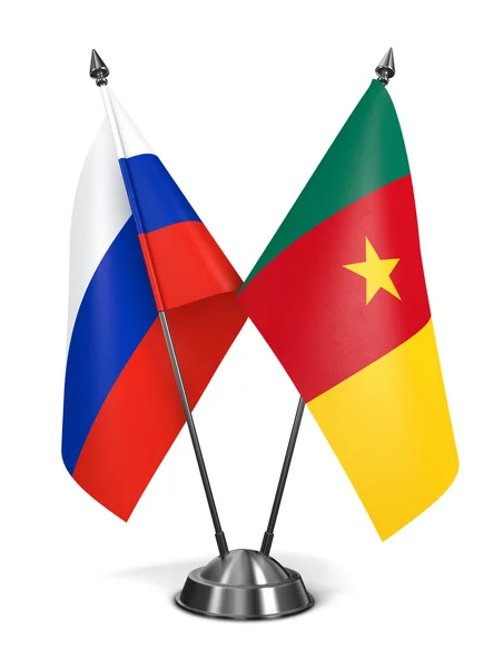 Russland und Kamerun - Miniaturfahnen. — Stockfoto