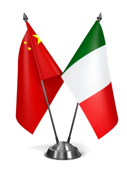 China e Italia - Banderas en miniatura . — Foto de Stock