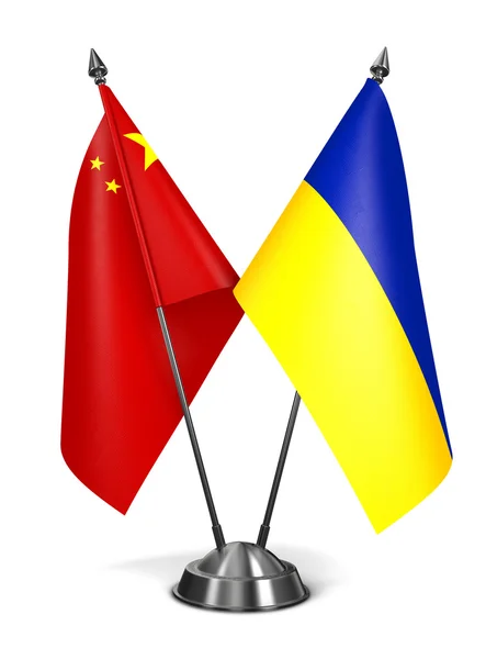 China y Ucrania - Banderas en miniatura . — Foto de Stock