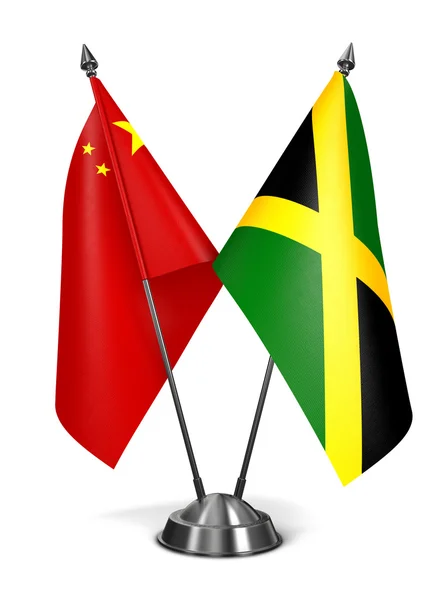 Chiny i Jamajka - miniaturowe flagi. — Zdjęcie stockowe