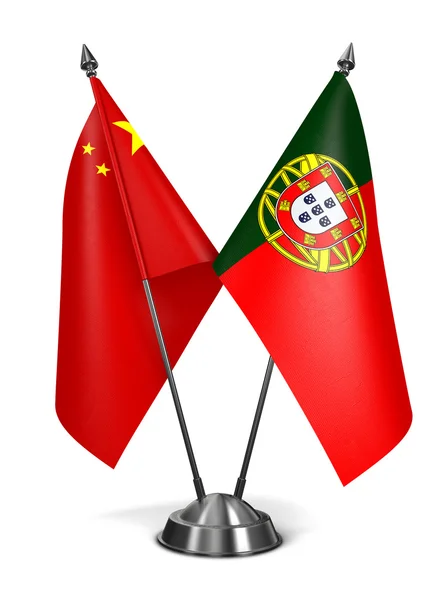 China y Portugal - Banderas en miniatura . — Foto de Stock