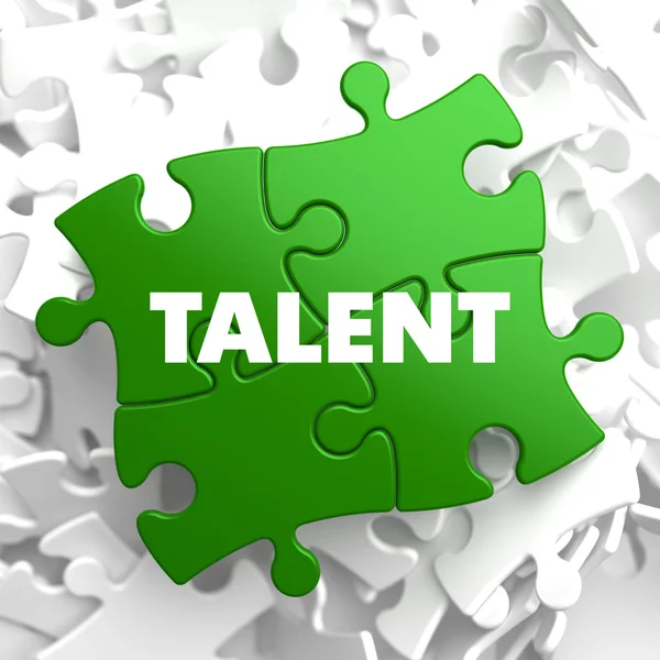 Talent op groene puzzel. — Stockfoto