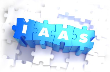 IaaS - mavi bulmacalar üzerinde beyaz kelime.
