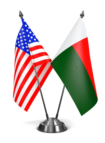 Statele Unite și Madagascar - steaguri miniaturale . — Fotografie, imagine de stoc