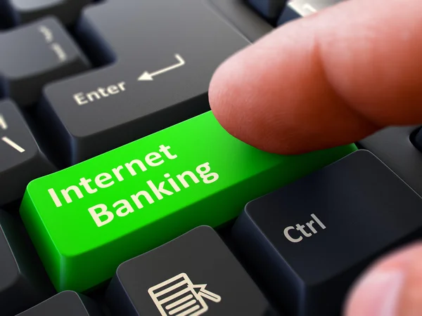 Conceito de Internet Banking. Pessoa clique botão de teclado . — Fotografia de Stock