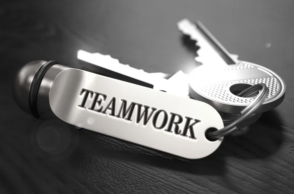 Concept de travail d'équipe. Clés avec porte-clés . — Photo