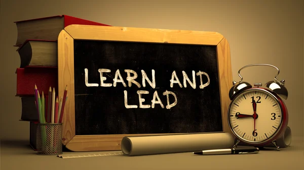 Learn and Lead Concept Hand Drawn on Chalkboard. — 스톡 사진