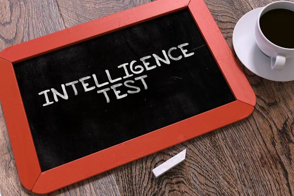 Intelligenztest Hand auf Tafel gezeichnet. — Stockfoto