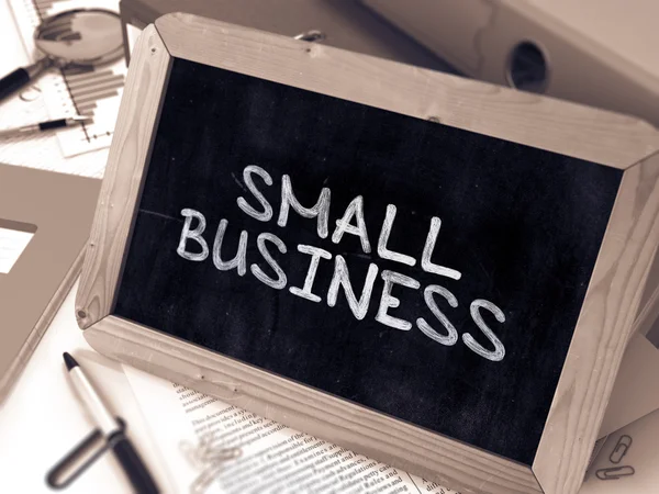 Afaceri mici scrise de mână pe o tablă de cretă . — Fotografie, imagine de stoc