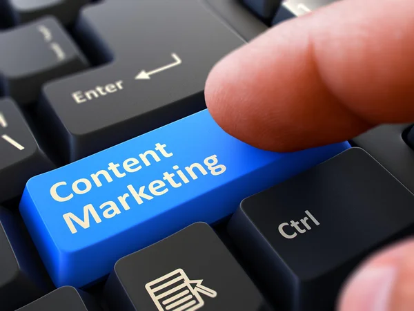 Content Marketing - Facendo clic sul pulsante Tastiera blu . — Foto Stock