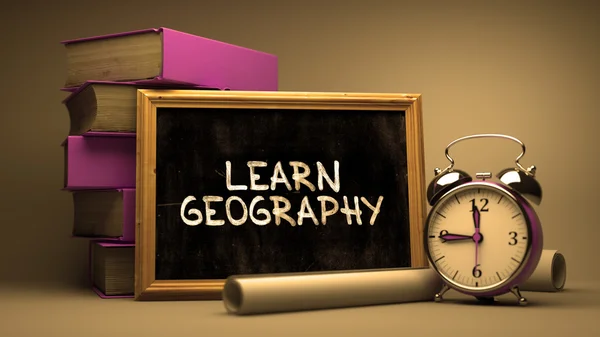 Aprender geografía - pizarra con cita inspiradora . — Foto de Stock