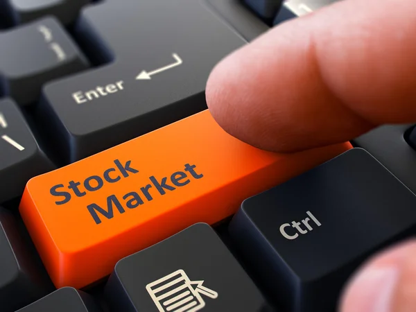 Фондовый рынок - концепция на кнопке Orange Keyboard . — стоковое фото