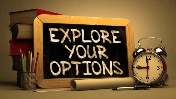 Explore suas opções. Citação motivacional em Chalkboard . — Fotografia de Stock