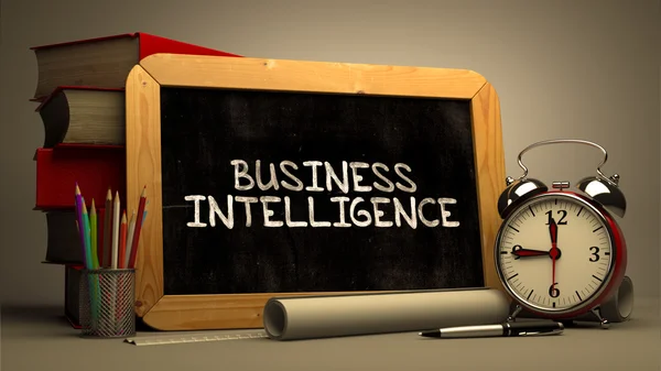 Business Intelligence scritta a mano sulla lavagna . — Foto Stock