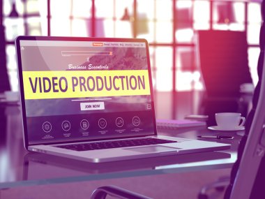 Video prodüksiyon konsept dizüstü bilgisayar ekranında.