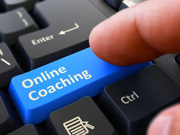 Coaching en línea - Concepto en el botón azul del teclado . — Foto de Stock