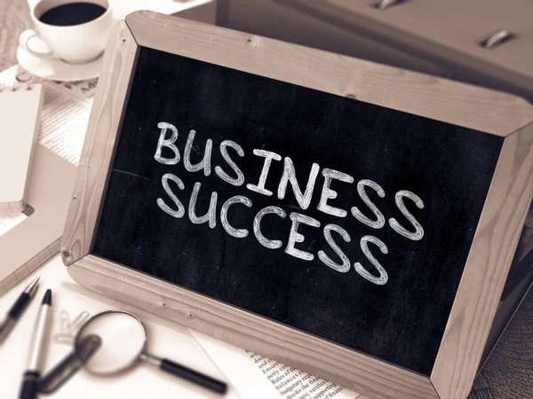 Conceito de sucesso de negócios mão desenhada no cartão . — Fotografia de Stock
