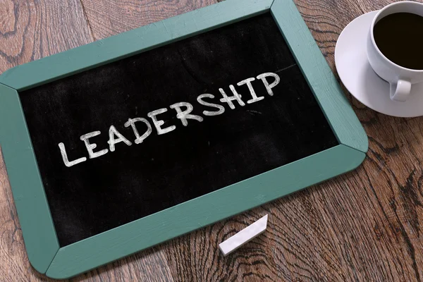 Leadership - Lavagna con testo disegnato a mano . — Foto Stock