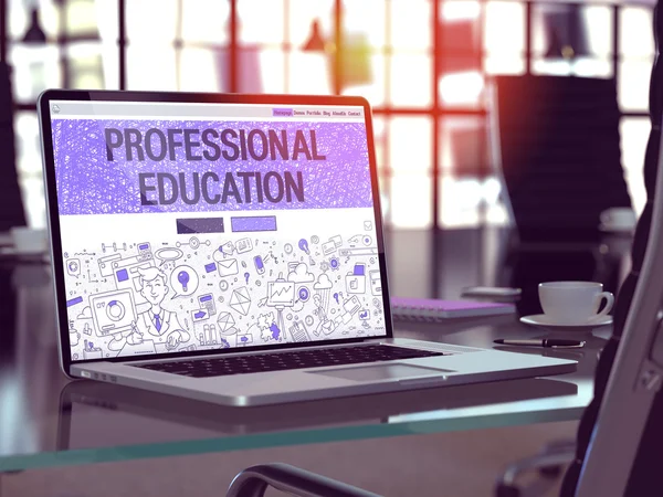 Professional Education on Laptop in Modern Workplace Background. — Zdjęcie stockowe