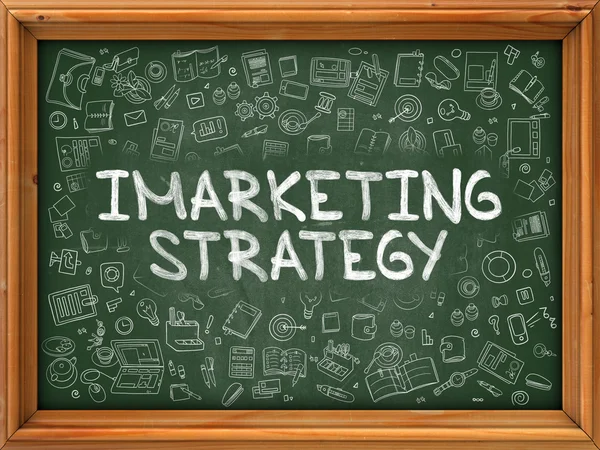 Stratégie de marketing Imarketing dessinée à la main sur tableau vert . — Photo