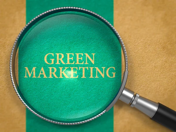 Concetto di marketing verde tramite lente d'ingrandimento . — Foto Stock