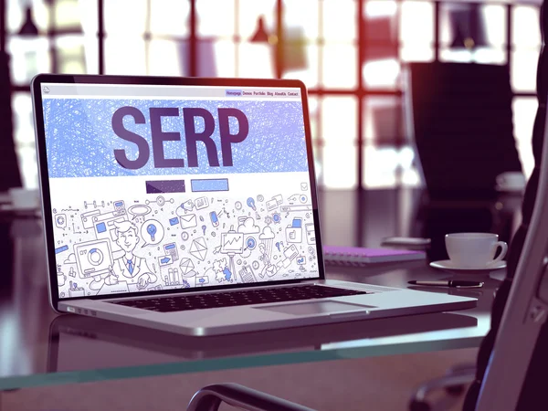 SERP on Laptop in Modern Workplace Background. — Stockfoto